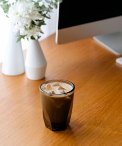 skandiashafer_vero_smoke_latte_vases_desk