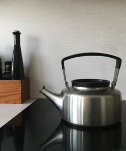 Tias kettle in kitchen