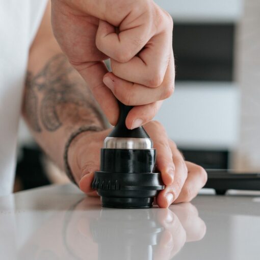 Flair classic manual espresso maker tamping