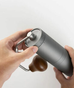 1zpresso-x-ultra-manual-coffee-grinder-in-hand