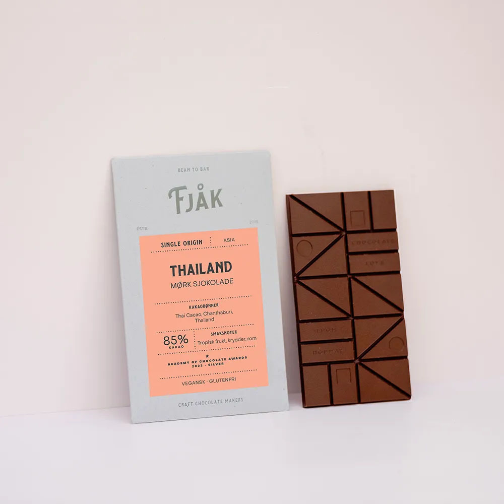 Fjåk 85 % Dark Thailand craft chocolate bar, product image from Kaffebox