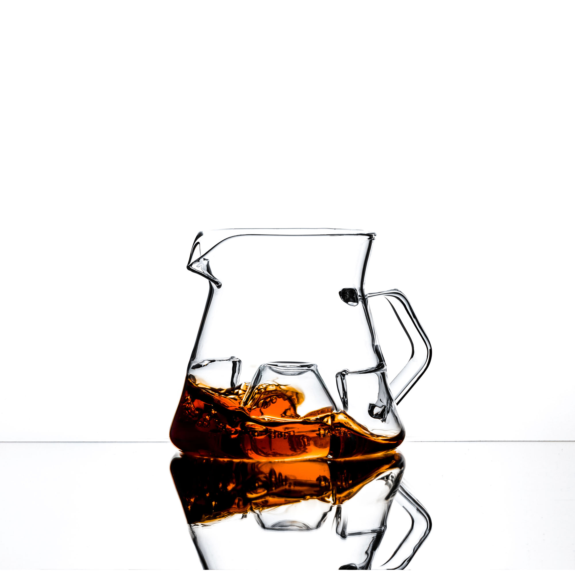 Icosa Brewhouse Icosa Avensi Wave Cyclone Sensory Coffee Carafe, product image from Kaffebox