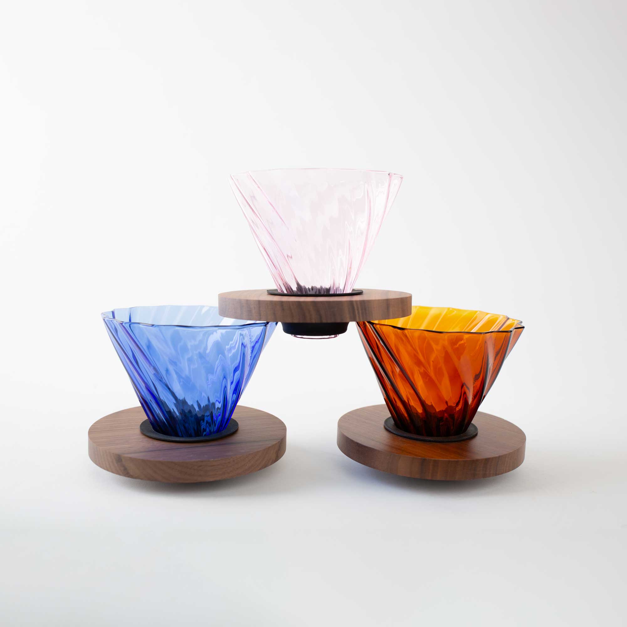 Aurora Wave Glass Dripper, product image from Kaffebox